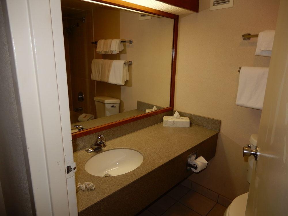Clarion Hotel Milwaukee Airport Exteriör bild