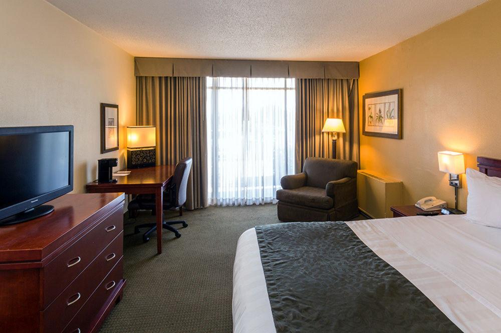 Clarion Hotel Milwaukee Airport Exteriör bild